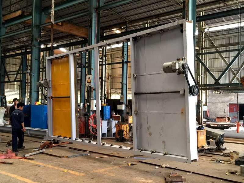 深圳招商港超大型電動(dòng)閘門(mén)